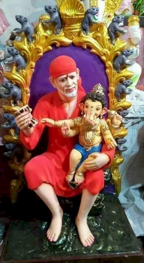हिन्दू देवी देवताओं के समतुल्य साईं बाबा को बैठाना अज्ञानतापूर्ण